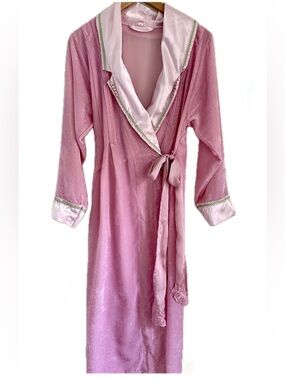 Vintage Pink Satin Velvet Wrap Robe w/ Floral Trim – Medium